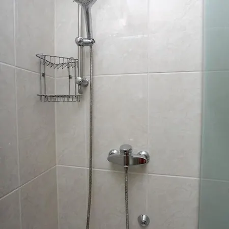 Knezovic 2 Podstrana